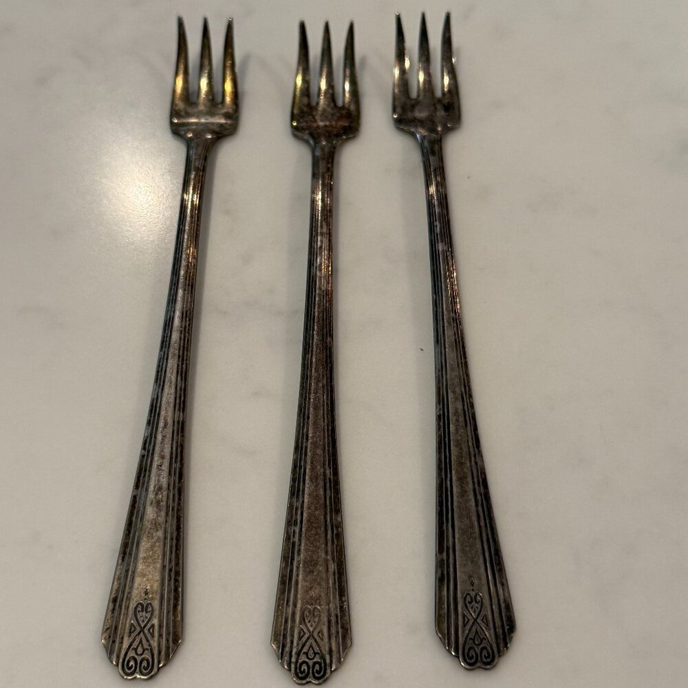 Moderne Cocktail Forks - QTY 3 - Vintage